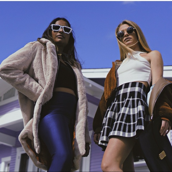 LAST ONE! NEW tan beige faux fur embroidered coat - Picture 6 of 13